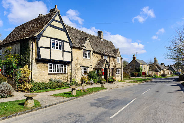 istock Pub and Village in the Cotswolds, England 181954892
