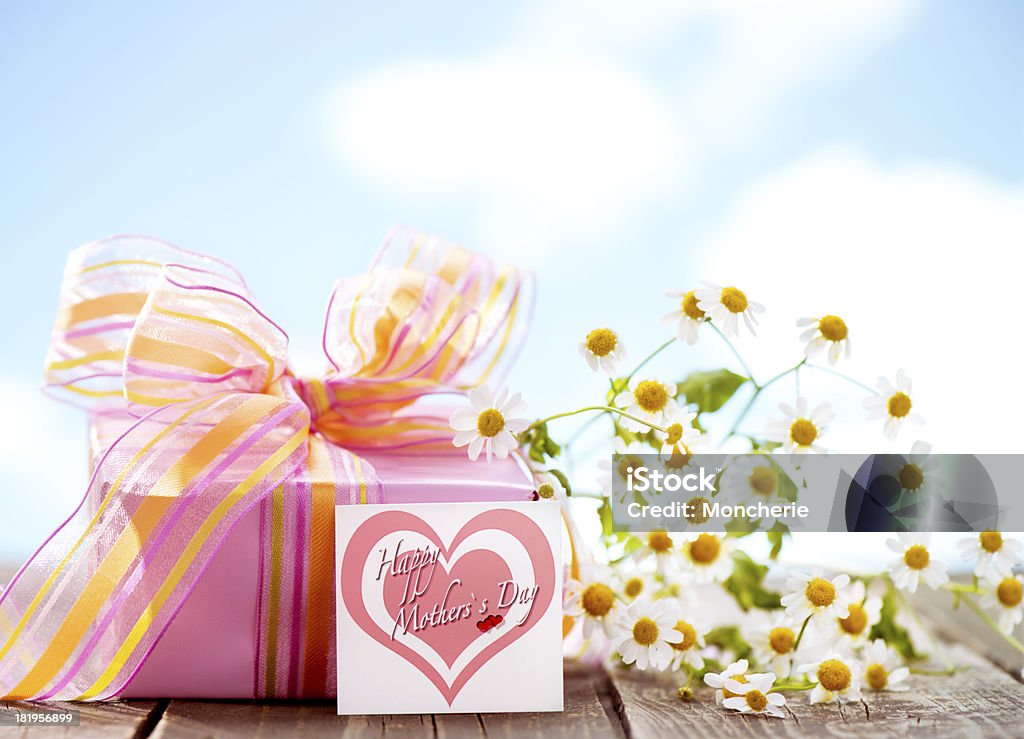 Beau bouquet de fleurs fraîches avec morhers jour la carte - Photo de Beauté libre de droits