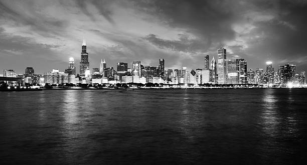 istock Chicago Skyline in the Night,Black And White 181958037