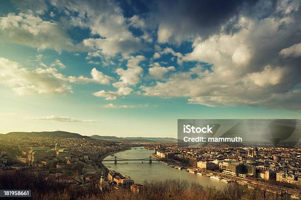 Budapeste Vista Da Cidade - Fotografias de stock e mais imagens de Ao Ar Livre - Ao Ar Livre, Basílica de Santo Estevão, Budapeste