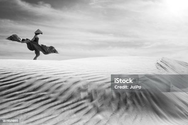 Dunas De Sand Foto de stock y más banco de imágenes de Bailar - Bailar, Vestido, Vietnam