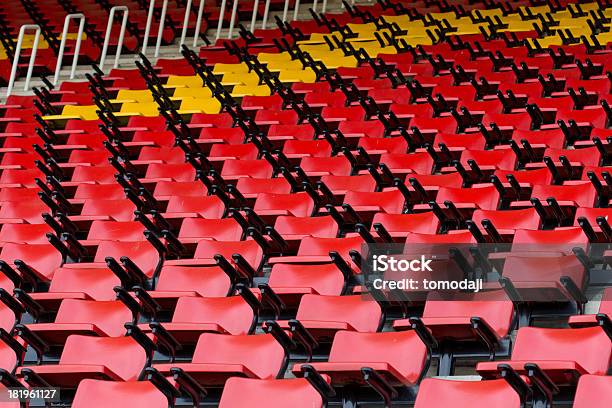 Estádio Vazio Cadeira - Fotografias de stock e mais imagens de Amarelo - Amarelo, Anfiteatro, Ao Ar Livre