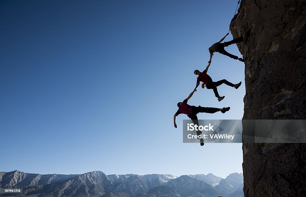 Alpinistas quase cair de Penhasco - Royalty-free Alcançar Foto de stock