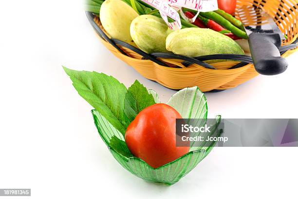 Photo libre de droit de Tomates Et Des Légumes banque d'images et plus d'images libres de droit de Agriculture - Agriculture, Aliment, Artichaut
