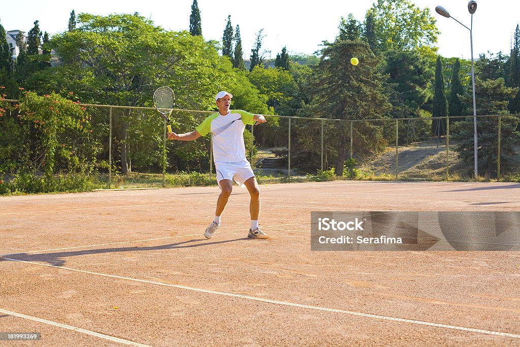 Homem jogando tênis - Foto de stock de Adulto royalty-free