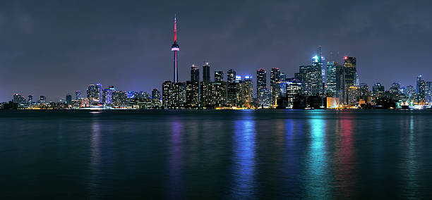 istock Toronto city at night 182009740