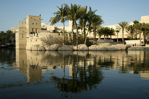 istock Arabian architecture of a luxurious hotel in Dubai, UAE 182024901