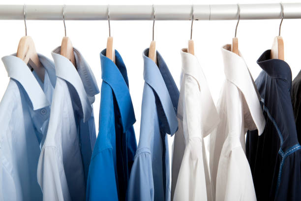 camisas de trabalho - shirt button down shirt hanger clothing - fotografias e filmes do acervo