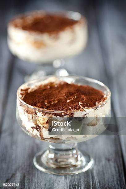 Tiramisú Bolo - Fotografias de stock e mais imagens de Tiramisú - Tiramisú, Copo, Chávena