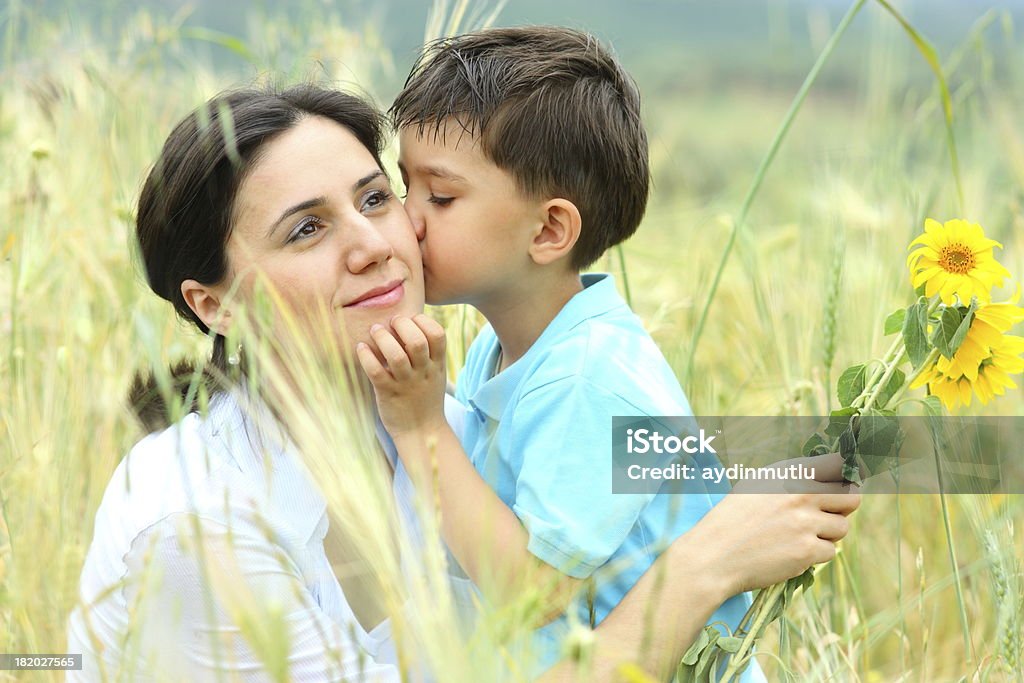 Madre e figlio - Foto stock royalty-free di 25-29 anni