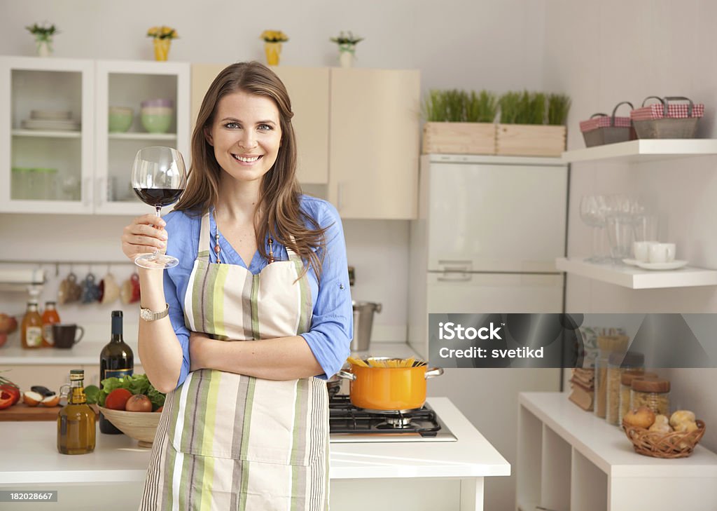 Mulher na cozinha. - Royalty-free Dona de Casa Foto de stock