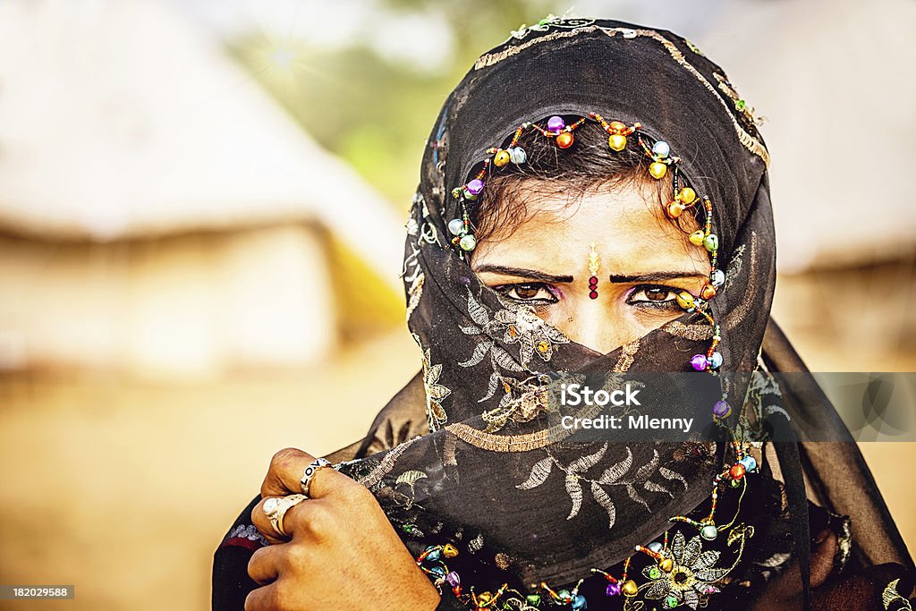 Indiana Ritratto di donna con foulard - Foto stock royalty-free di Donne