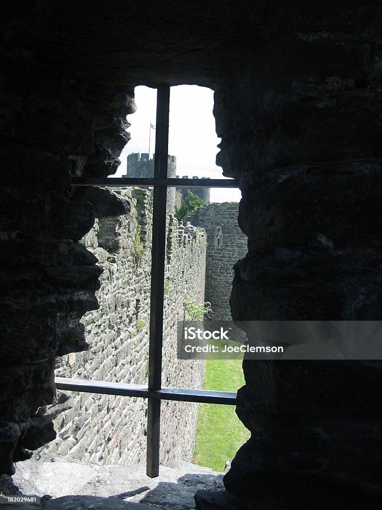 Otro la ventana en piso superior del castillo en el Reino Unido. - Foto de stock de Aire libre libre de derechos