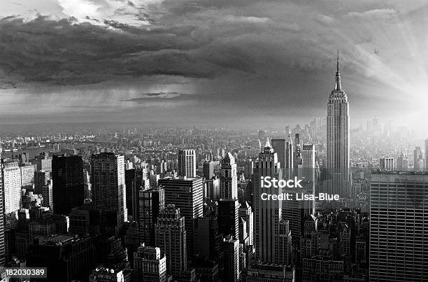 Foto de Horizonte Nova Iorque e mais fotos de stock de New York City - New York City, Estilo retrô, Fora De Moda - Estilo