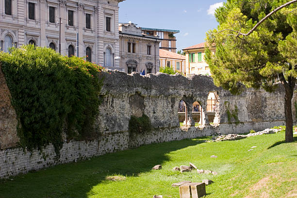 istock Ruins of Arena 182031005