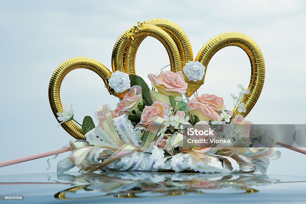 Decorazione di nozze in un'auto - Foto stock royalty-free di Adlai Stevenson III