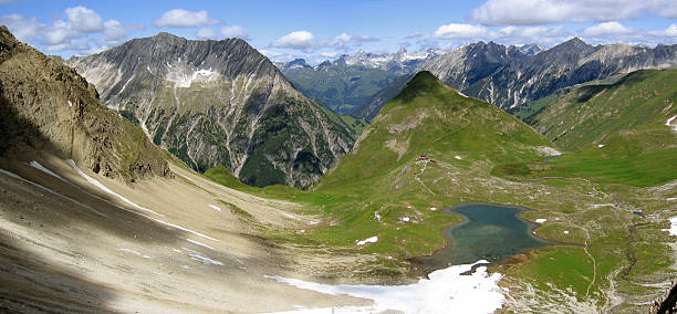 summit freiheit - european alps mountain tannheimer silhouette stock-fotos und bilder