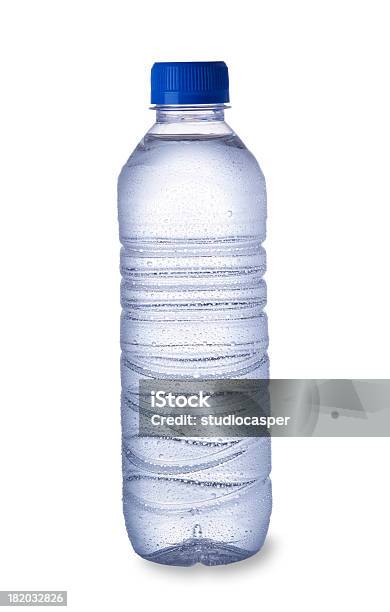 Botella De Agua Foto de stock y más banco de imágenes de Agua - Agua, Agua potable, Bebida