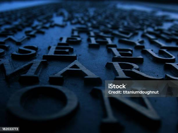 Geschnitzte Worte Stockfoto und mehr Bilder von Abstrakt - Abstrakt, Alphabet, Bildhintergrund