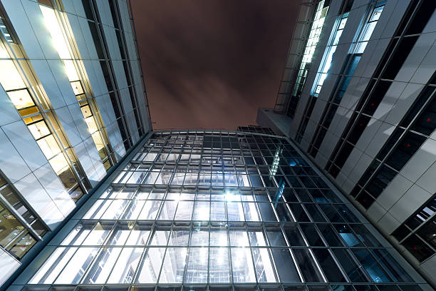 horizonte da cidade - window office building taipei built structure - fotografias e filmes do acervo