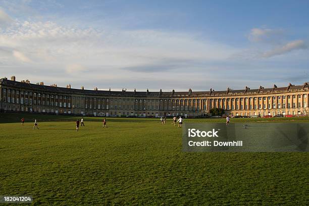 Futebol E O Royal Crescent - Fotografias de stock e mais imagens de 2006 - 2006, Anoitecer, Arquitetura