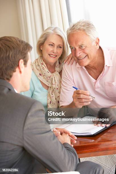 Altes Paar Treffen Mit Financial Advisor Wie Zu Hause Fühlen Stockfoto und mehr Bilder von Planung
