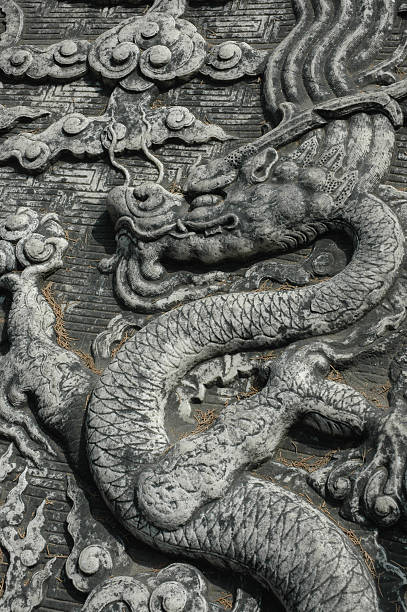 istock Tomb Stone With Chinese Dragon 182043200