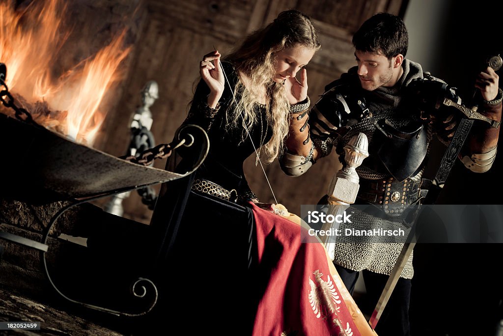 Chevalier et Dame médiévale - Photo de Chevalier en armure libre de droits