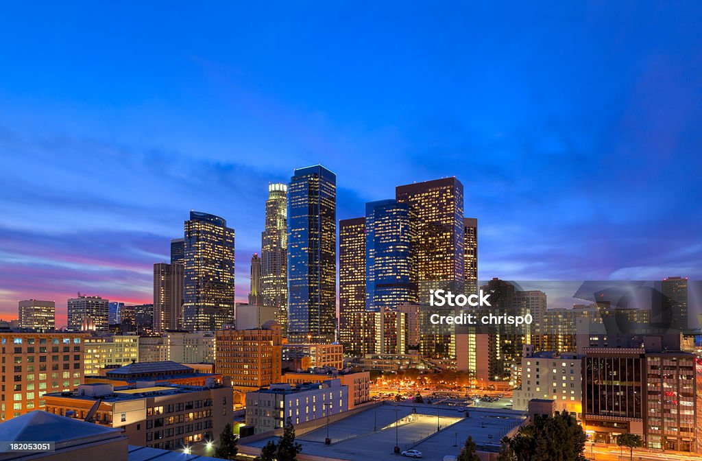Do centro de Los Angeles, ao anoitecer - Foto de stock de Cidade de Los Angeles royalty-free