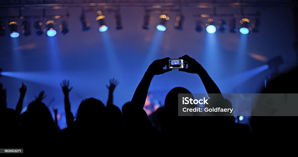 Multitud de conciertos - Foto de stock de Azul libre de derechos