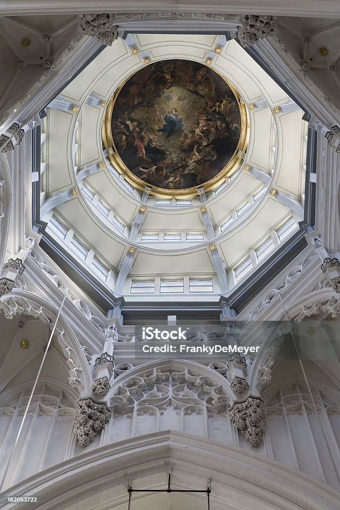 Dome interior da Catedral de Nossa Senhora de em Antuérpia - Royalty-free Arco - Caraterística arquitetural Foto de stock