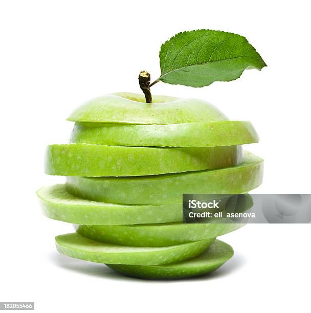 スライスのグリーンアップル - リンゴのストックフォトや画像を多数ご用意 - リンゴ, 一切れ, 切られた