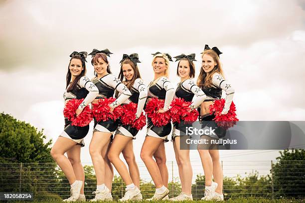 Cheerleader Dass Ihr Team Stockfoto und mehr Bilder von Cheerleader - Cheerleader, Grün, Trikot