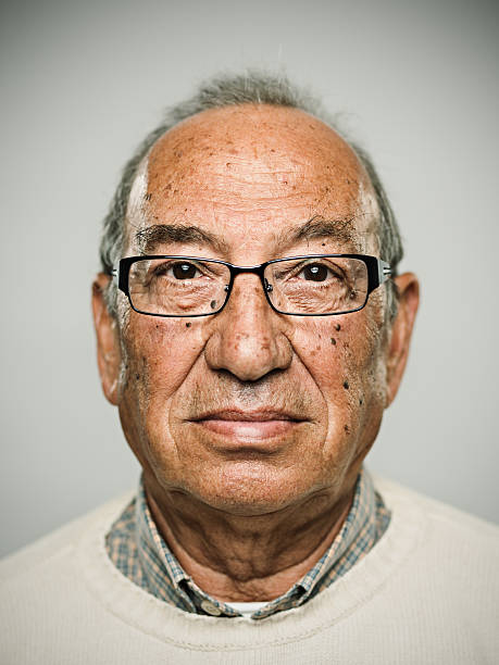 real man. - 65 69 jaar fotos stockfoto's en -beelden