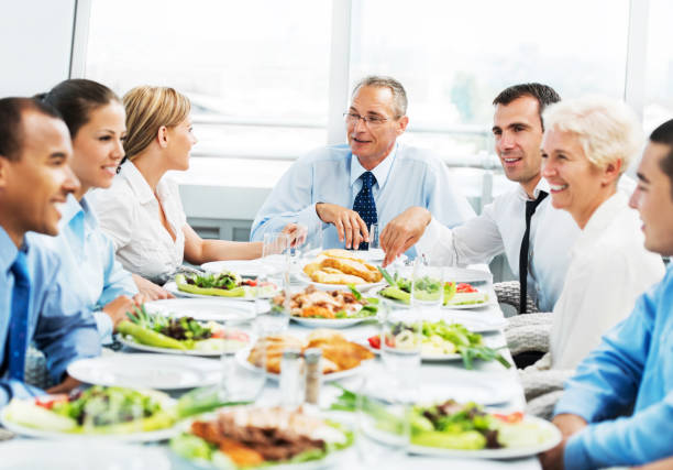 istock Businesspeople on a lunch 182059115
