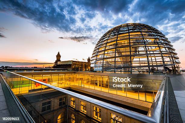Купол Берлин Рейхстаг — стоковые фотографии и другие картинки Bundestag - Bundestag, Рейхстаг, Берлин