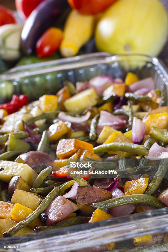 Legumes assados em um Bolo saídos do forno. - Foto de stock de Abóbora Butternut royalty-free