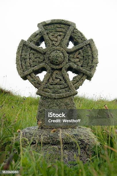 Croce Celtica - Fotografie stock e altre immagini di Pioggia - Pioggia, Cornovaglia - Inghilterra, Inghilterra