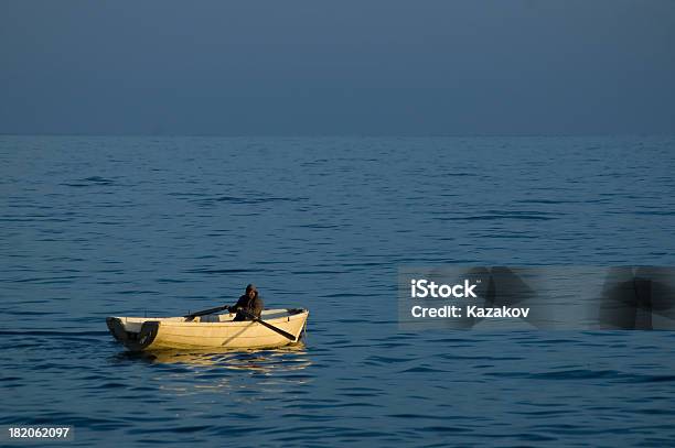 Fischer Boot Stockfoto und mehr Bilder von Abenddämmerung - Abenddämmerung, Aktivitäten und Sport, Angeln