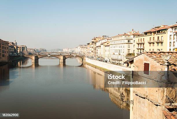 Река Арно Просмотреть Из Vasari Коридор — стоковые фотографии и другие картинки Арочный мост - Арочный мост, Большой город, Горизонтальный