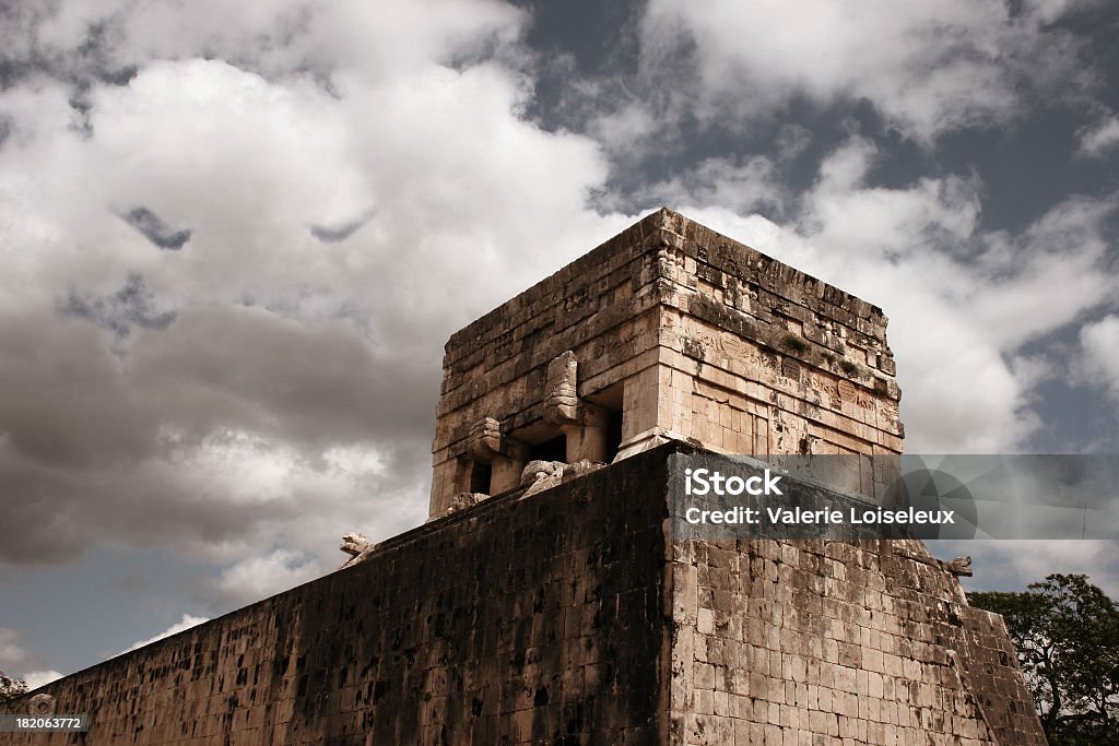 Chichen Itza, bola Court templo - Foto de stock de Amor - Sentimiento libre de derechos