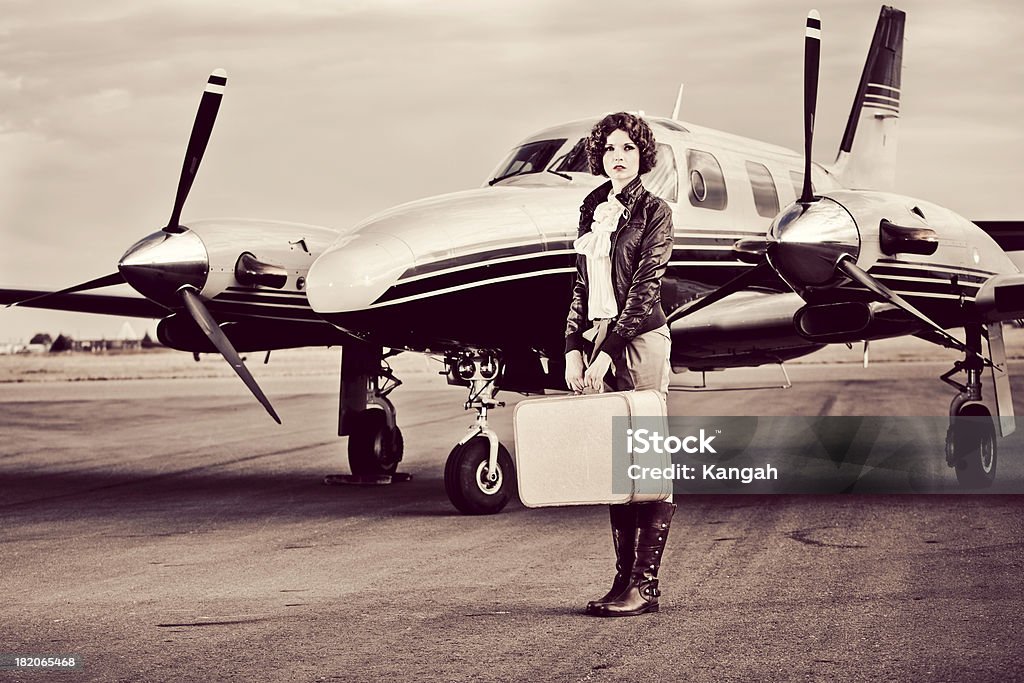 Vintage mujer piloto - Foto de stock de Aeropuerto libre de derechos