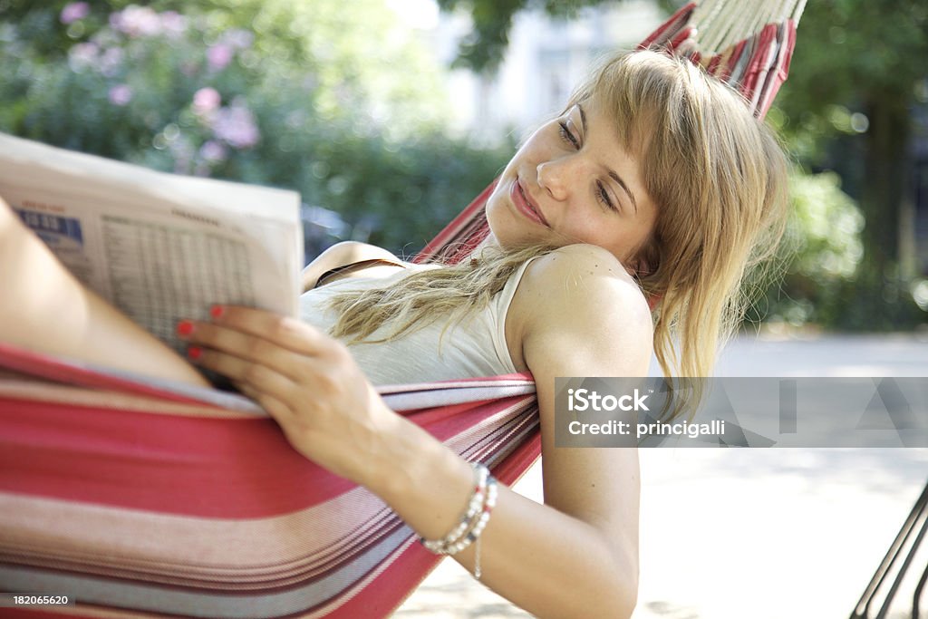 Descanse - Foto de stock de Periódico libre de derechos