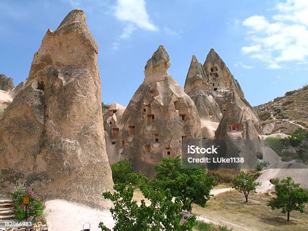 Cappadocia Foto de stock y más banco de imágenes de Admiración - Admiración, Alto - Descripción física, Arquitectura exterior