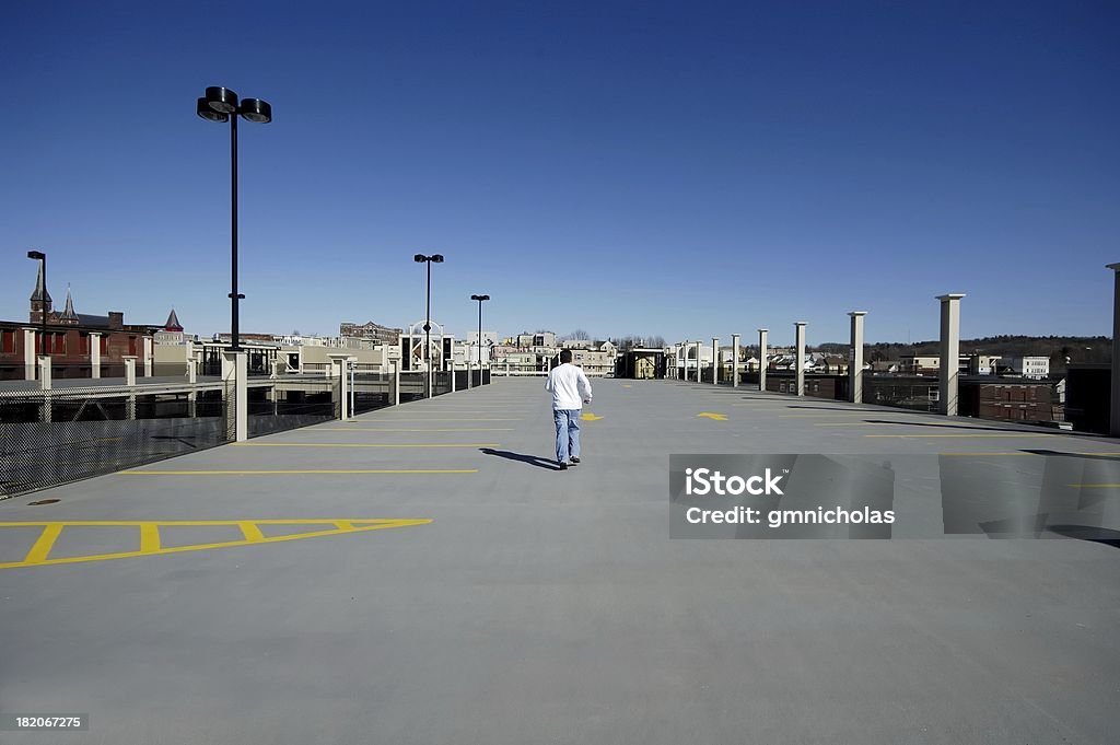 Homem correndo de distância - Foto de stock de Adulto royalty-free