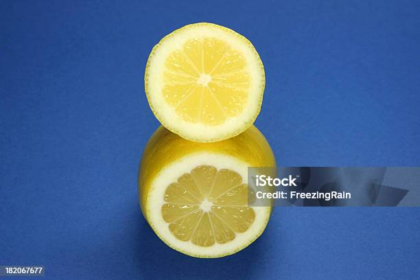 Limón Foto de stock y más banco de imágenes de Alimento - Alimento, Amarillo - Color, Asistencia sanitaria y medicina