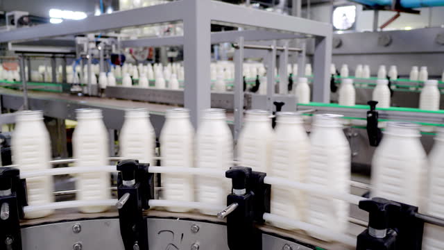 Efficient Milk Bottling Plant - Innovations, Automation, and Quality Assurance for Dairy Products in Modern Production Facilities.