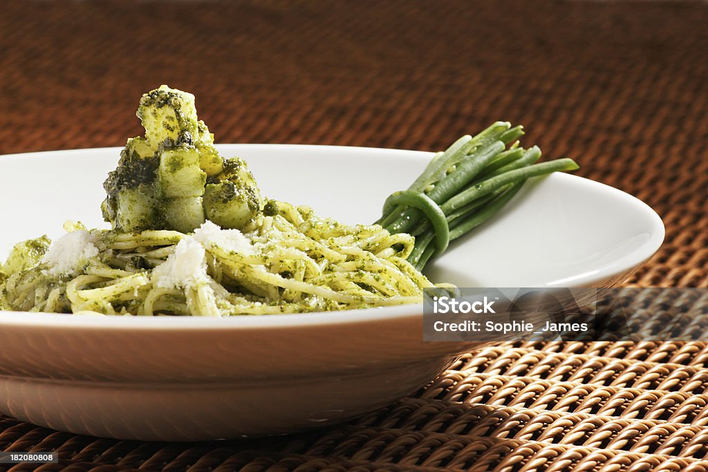 Pesto pasta italiana, es una grapa de alimentos - Foto de stock de Espagueti libre de derechos