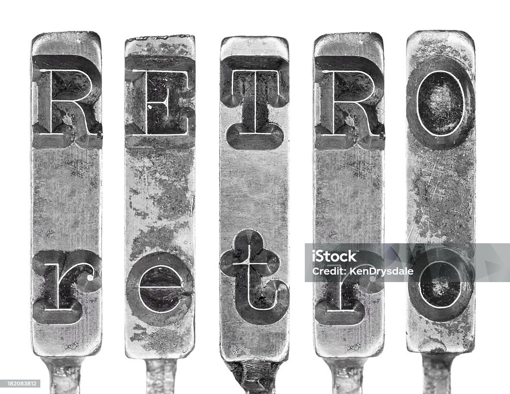 Wort RETRO in alten Schreibmaschine Typentaste Buchstaben isoliert auf weiss - Lizenzfrei Alphabet Stock-Foto