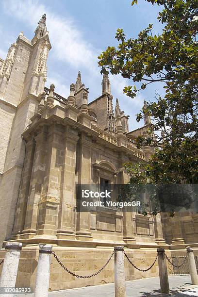 Kathedrale La Giralda In Sevilla Spanien Stockfoto und mehr Bilder von Alt - Alt, Architektur, Atrium - Grundstück